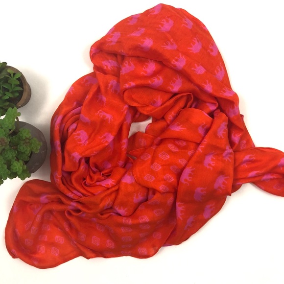 Stella & Dot Accessories - NWOT Stella & Dot Union Square Elephant scarf